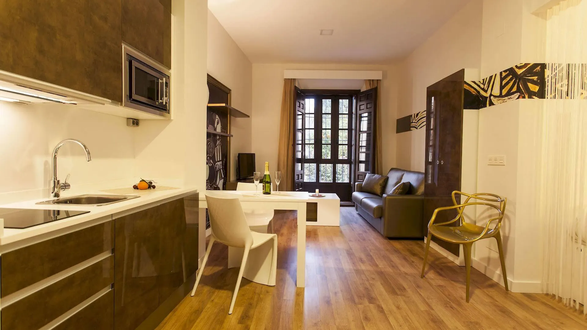 Picasso Suites Málaga 0*,